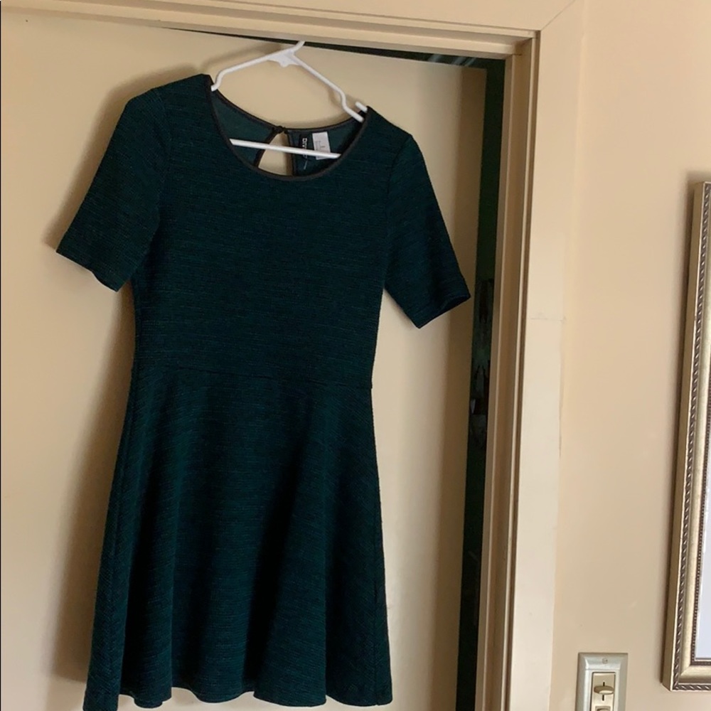 DIVIDED H&M green and black textured midi dress